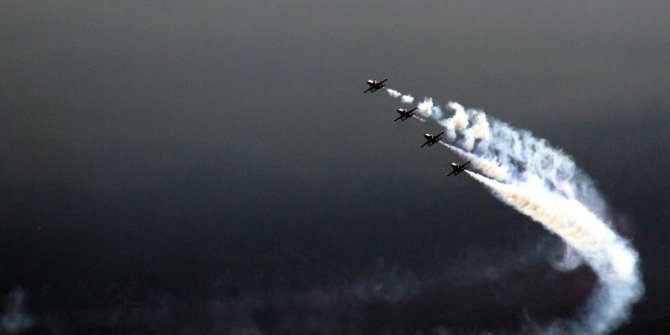 TÜRK YILDIZLARI’NDAN NEFES KESEN PROVA