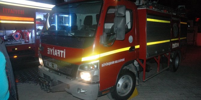 YANGINA MÜDAHALE EDEN İTFAİYE ARACINI SOYDULAR!