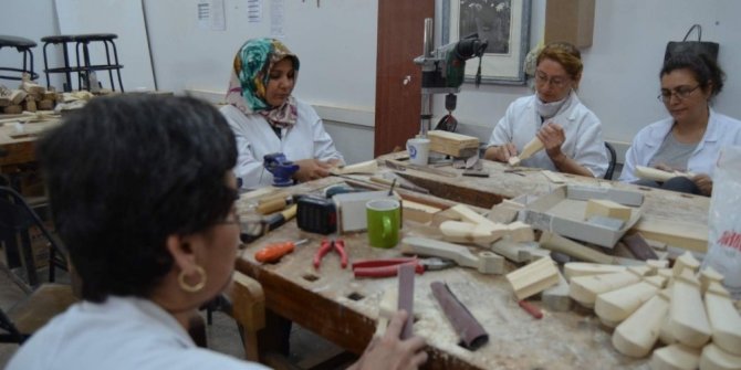 TRABZON’UN OYUNCAKÇI KADINLARI