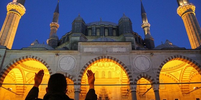 YARIN MİRAÇ KANDİLİ