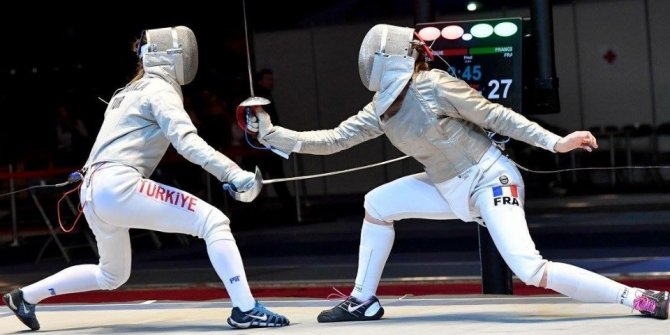 ESKRİMDE BÜYÜK ZAFER