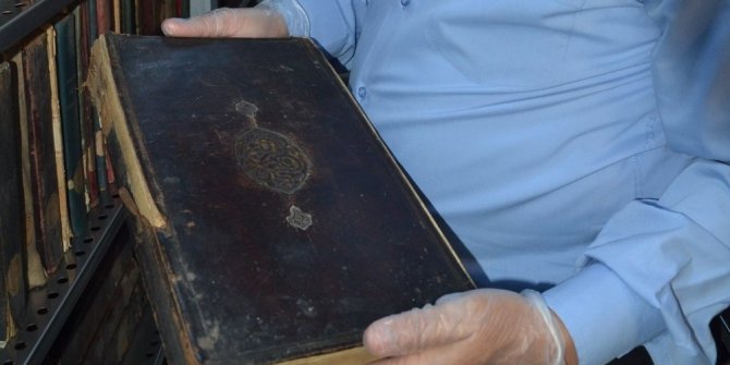 OSMANLI MATBAASININ İLK ESERİ KOZMİK ODADA KORUNUYOR