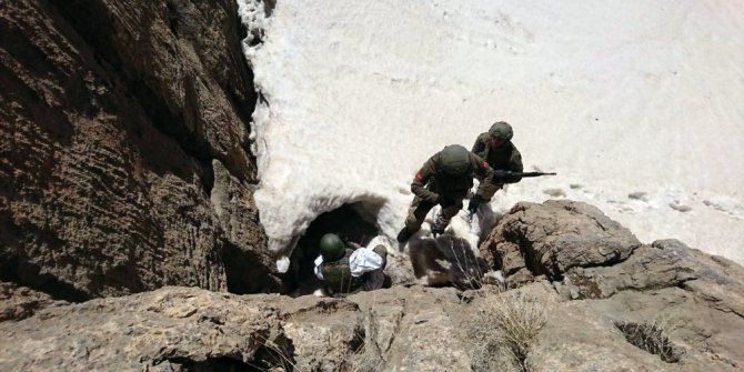 MEHMETÇİK ZORLU ŞARTLARDA TERÖRLE MÜCADELESİNİ SÜRDÜRÜYOR