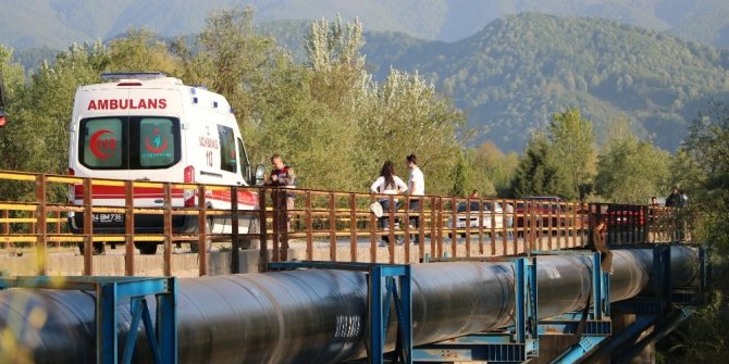 İKNA EDİLMEK İSTENEN KADIN KÖPRÜDEN ATLADI