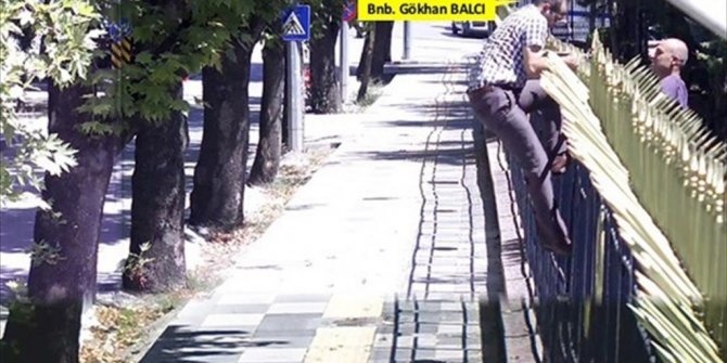 DARBE BAŞARISIZ OLUNCA DEMİR PARMAKLIKLARDAN ATLAYARAK KAÇTI