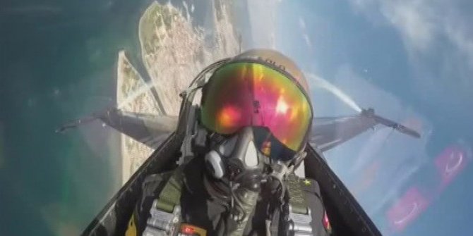 SOLOTÜRK’ÜN KABİN İÇİ GÖRÜNTÜLERİ NEFES KESTİ