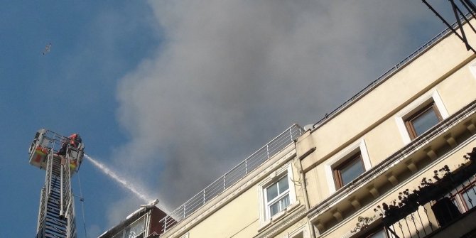 İSTANBUL’DA YANGIN PANİĞİ