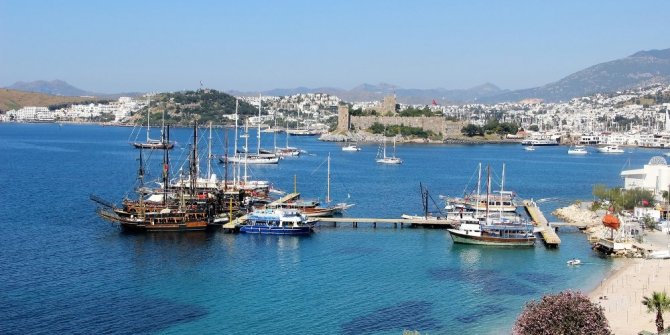 TURİZM GELİRİ YÜZDE 17,1 AZALDI