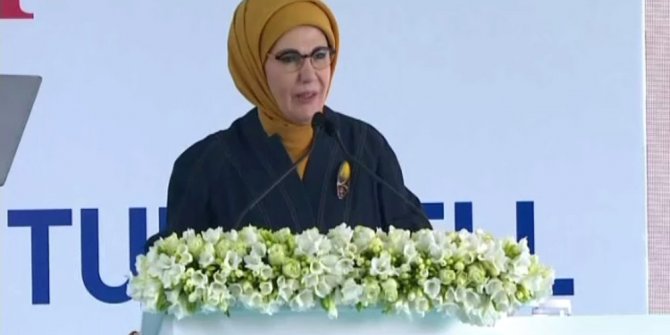 EMİNE ERDOĞAN:"ÜLKEMİZ UMUDU TEMSİL EDİYOR”