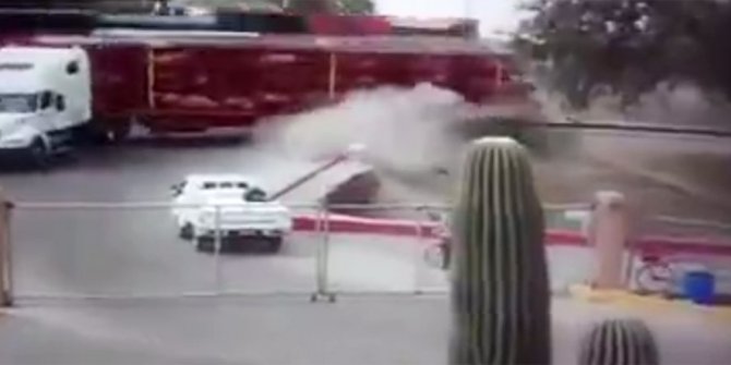 TREN DOMUZ YÜKLÜ TIRI BÖYLE BİÇTİ