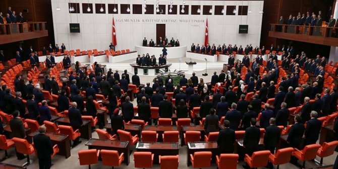 MECLİS, İKİ HAFTALIK ARANIN ARDINDAN MESAİSİNE BAŞLIYOR