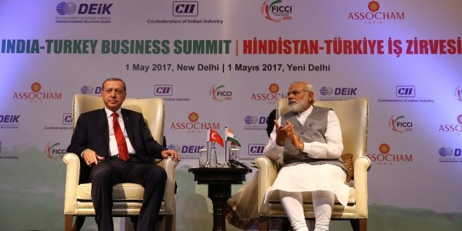 "HİNDİSTAN DÜNYANIN EN BÜYÜK DEMOKRASİSİDİR"