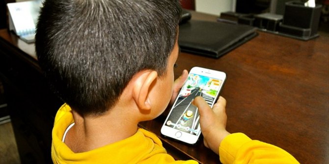 AKILLI TELEFON KULLANIM YAŞI 9'A İNDİ