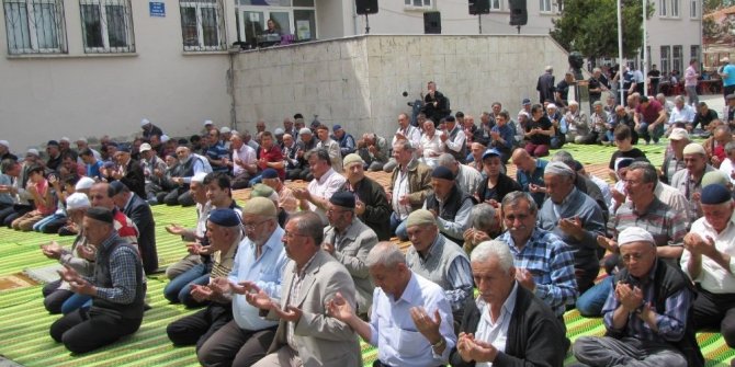 ŞÜKÜR DUASINA 5 BİN KİŞİ KATILDI