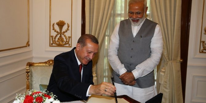 CUMHURBAŞKANI ERDOĞAN’A HİNDİSTAN’DA ANLAMLI HEDİYE