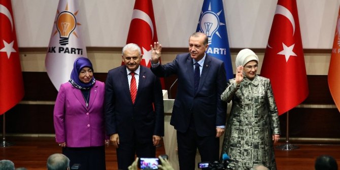 PARTİ MERKEZİNDE BİR ARAYA GELDİLER