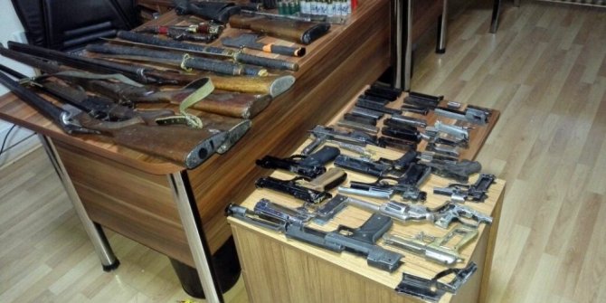 KAYSERİ’DE İKİ EV CEPHANELİK ÇIKTI