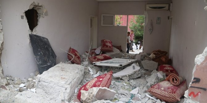 ZIRHLI ARAÇ EVE GİRDİ: 2 ÇOCUK ÖLDÜ