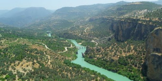 ÇAĞLAYANCERİT’TE DOĞAN GÖKSU NEHRİ'NİN SUYU GAZİANTEP'E AKACAK