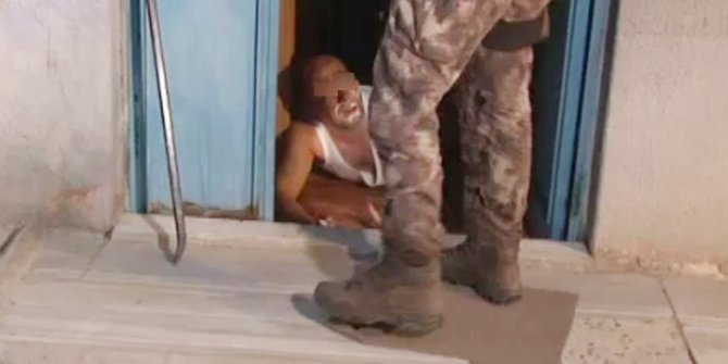 POLİSİ BİR ANDA KARŞISINDA GÖRÜNCE...