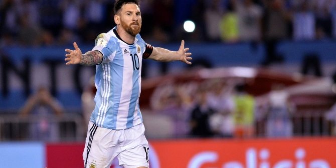 FIFA MESSİ’NİN CEZASINI KALDIRDI