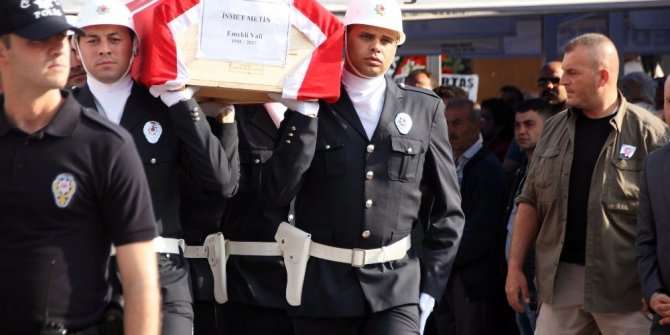 EMEKLİ VALİ DEVLET TÖRENİYLE UĞURLANDI