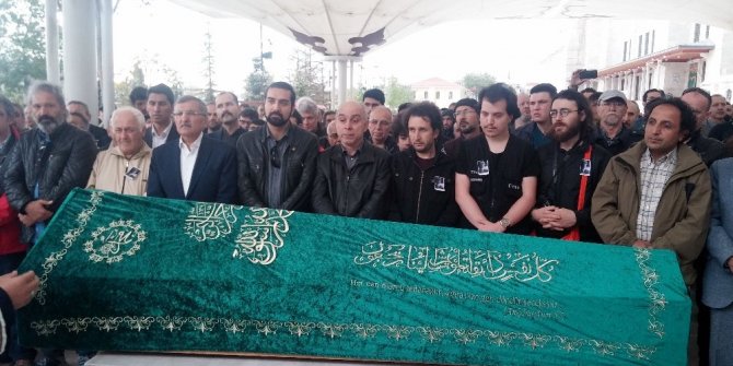 FOTOĞRAF SANATÇISI SABİT KALFAGİL SON YOLCULUĞUNA UĞURLANDI