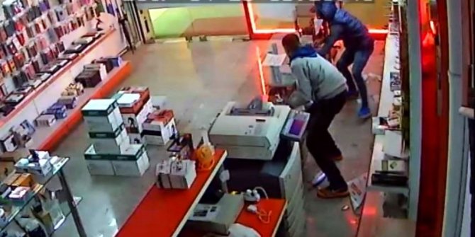 30 SANİYEDE 10 DİZÜSTÜ BİLGİSAYARI BÖYLE ÇALDILAR