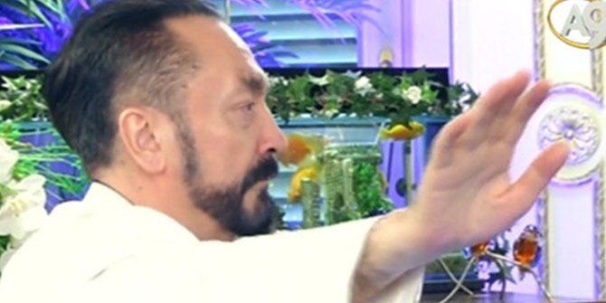 ADNAN OKTAR, HALAYA YENİ BİR BOYUT KAZANDIRDI