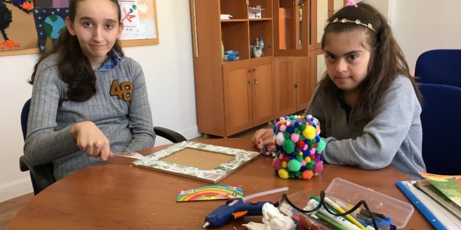 ÖLDÜ DİYE ÜSTÜNÜ ÖRTTÜLER, AZMİYLE HAYATA DÖNDÜ