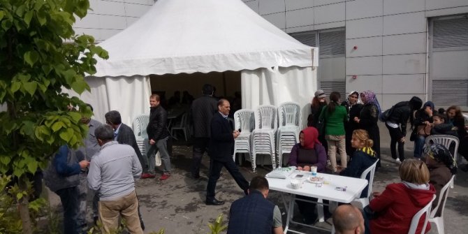 ERKAL’IN SEVENLERİ HASTANEDE BEKLEYİŞİNİ SÜRDÜRÜYOR