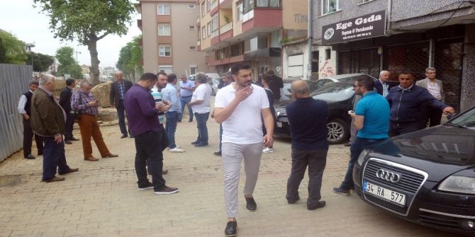 İBRAHİM ERKAL’IN YAKINLARI TAZİYELERİ KABUL EDİYOR