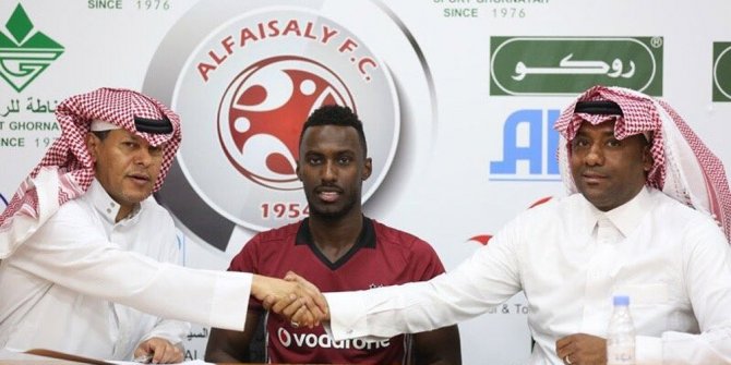 İMZAYI BEŞİKTAŞ FORMASIYLA ATTI