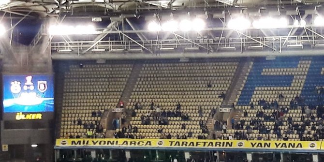 TRİBÜNLER YİNE BOŞ KALDI