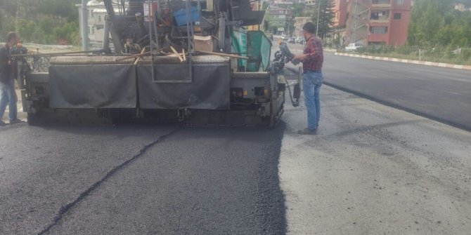ASFALT ÇALIŞMALARINA HIZ KESMEDEN DEVAM EDİYOR