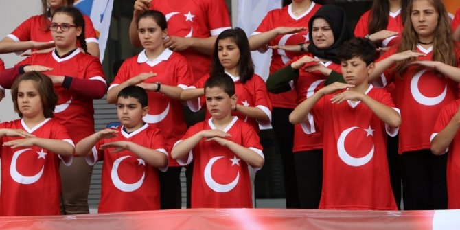 İSTİKLAL MARŞI’NI BİR DE BÖYLE DİNLEYİN