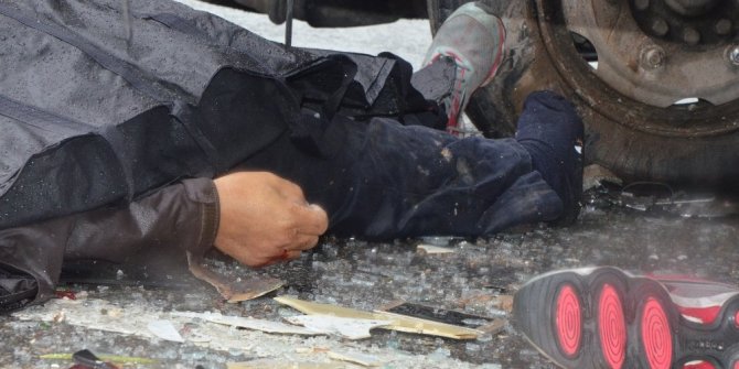 PATLAYAN LASTİĞİ DEĞİŞTİRİRKEN ÖLDÜ!
