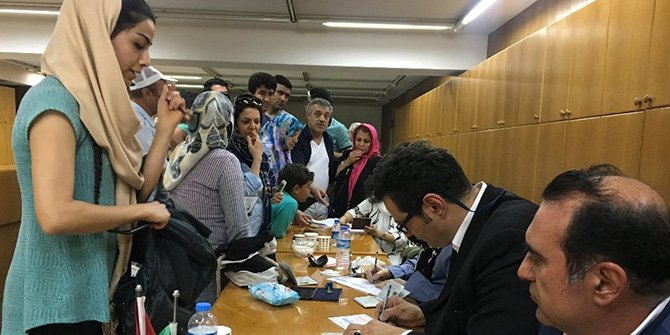 İZMİR’DE İRANLI SEÇMENLER İÇİN SANDIK