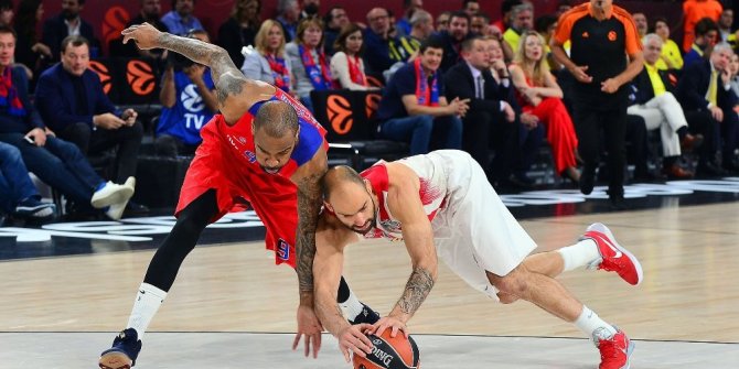 OLYMPİAKOS FİNALE YÜKSELDİ