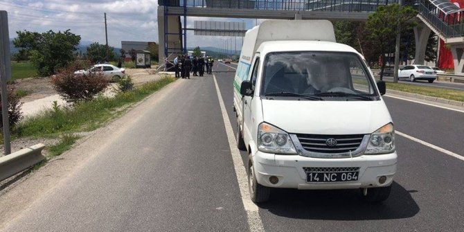 KAMYONETTEN DÜŞEN BELEDİYE İŞÇİSİ ÖLDÜ