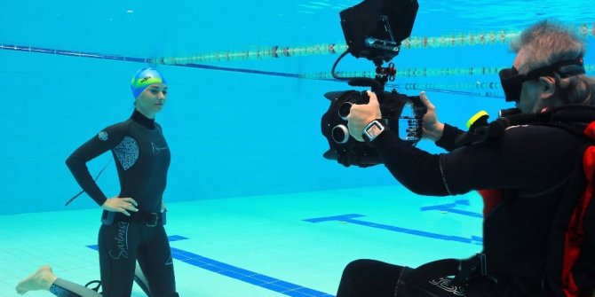 SU ALTINDA 67.16 METRE YÜRÜYEREK DÜNYA REKORU KIRDI