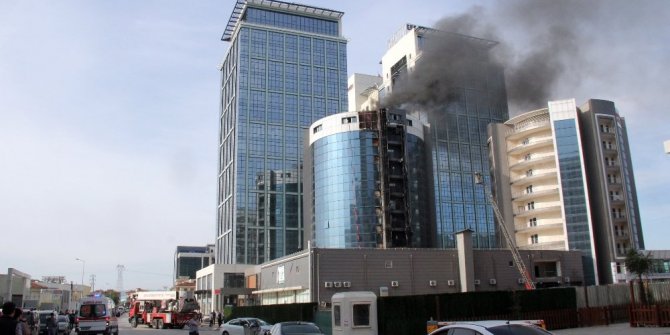 OTEL İNŞAATINDA KORKUTAN YANGIN