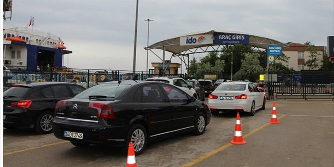 TATİLCİLER DÖNÜŞ YOLUNDA