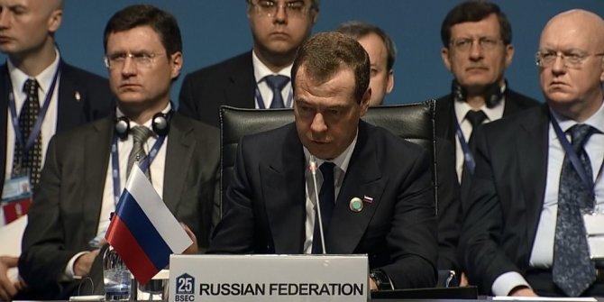 MEDVEDEV: KARADENİZ BİZİM ORTAK ZENGİNLİĞİMİZ