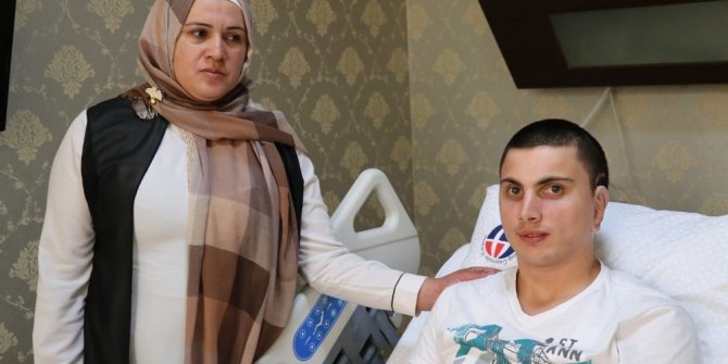 ANNENİN KABURGASINDAN OĞLUNA KULAK