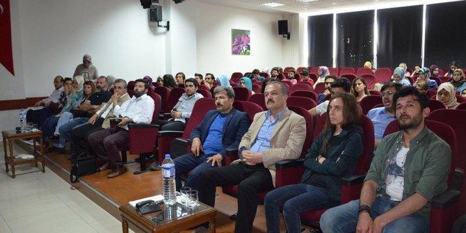 KSÜ’DE ‘GELENEK VE ÇAĞDAŞ SANAT’ KONULU KONFERANS DÜZENLENDİ