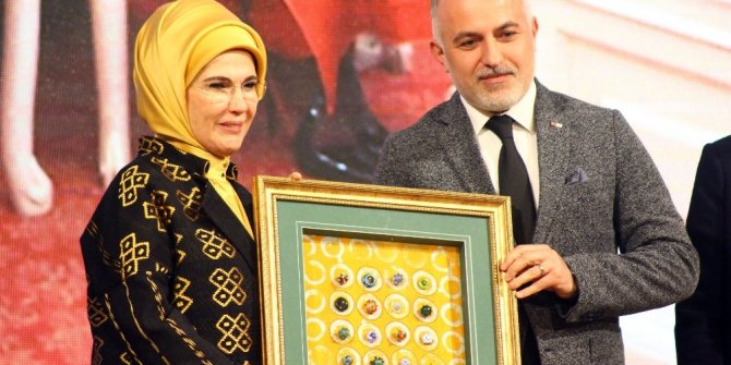 EMİNE ERDOĞAN’A "YILIN KİŞİSİ" ÖDÜLÜ