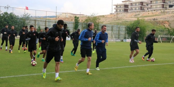 GAZİANTEPSPOR GENÇ OYUNCULARLA SAHAYA ÇIKACAK