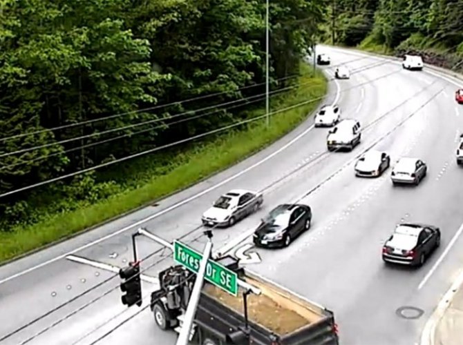 FRENİ PATLAYAN KAMYON DEHŞET SAÇTI