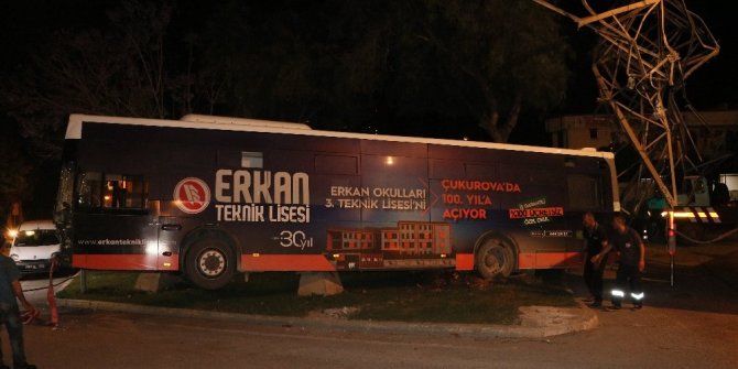 HALK OTOBÜSÜ YÜKSEK GERİLİM HATTINA ÇARPTI: FACİADAN DÖNÜLDÜ